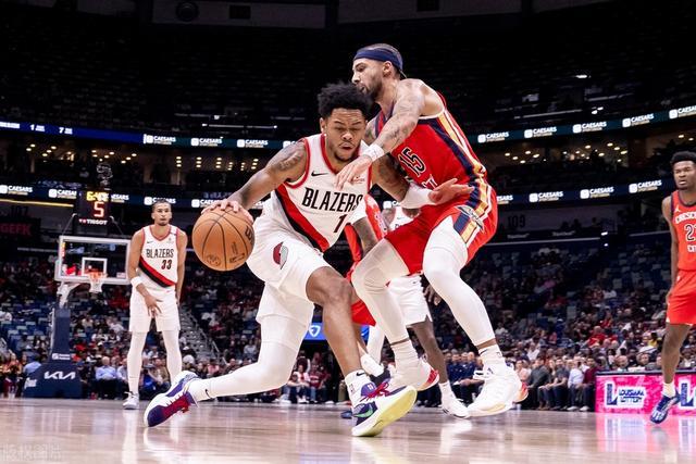 老鹰30分大逆转终结绿军9连胜 尼克斯大胜活塞